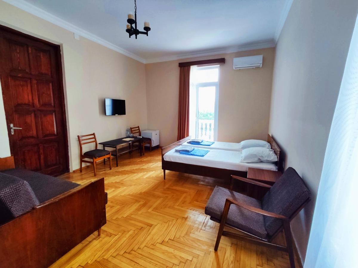Guesthouse White Swan Кобулеті Екстер'єр фото