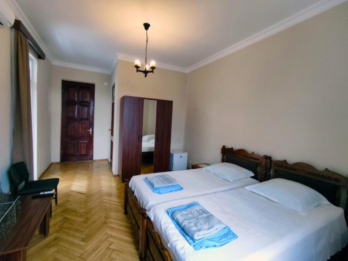 Guesthouse White Swan Кобулеті Екстер'єр фото
