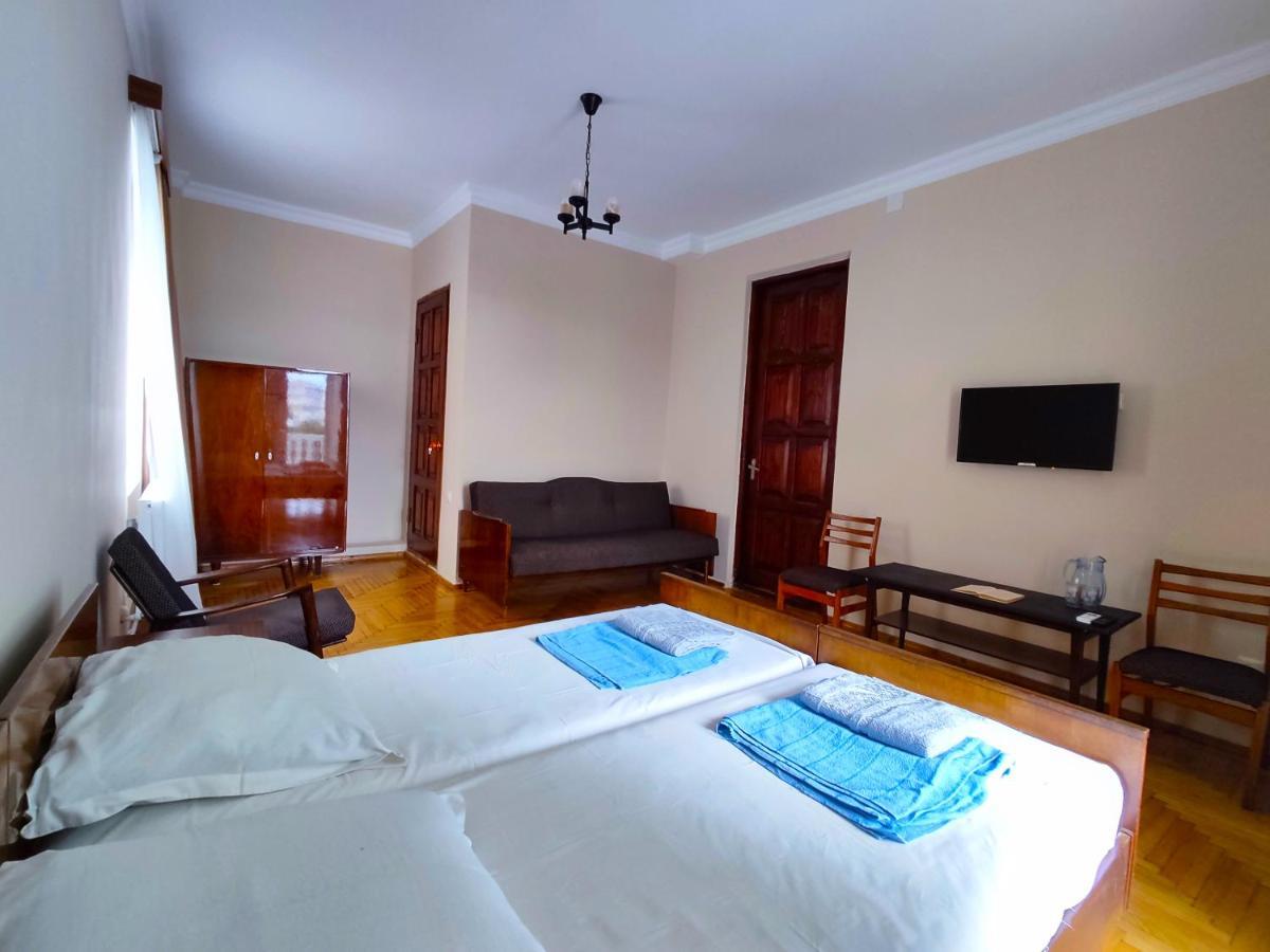Guesthouse White Swan Кобулеті Екстер'єр фото
