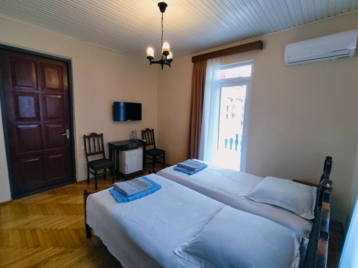 Guesthouse White Swan Кобулеті Екстер'єр фото
