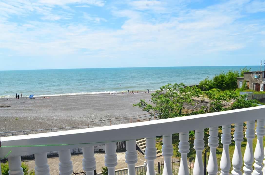 Guesthouse White Swan Кобулеті Екстер'єр фото