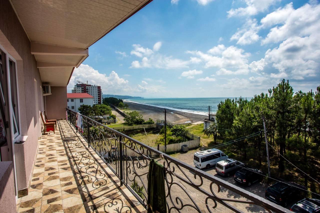 Guesthouse White Swan Кобулеті Екстер'єр фото